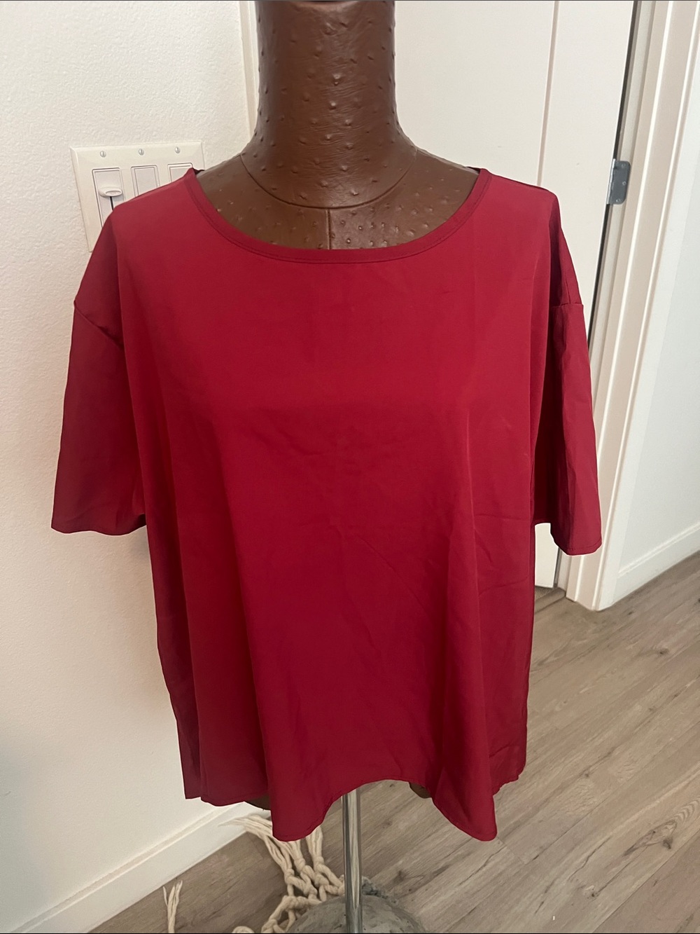 SHEIN-Women's Red Short-Sleeve Scoop Neck Top